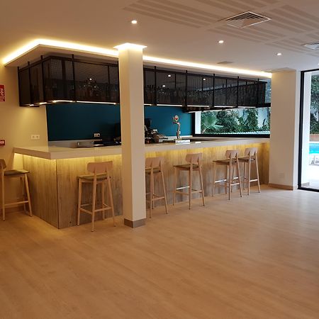 Hotel Perla Бенидорм Екстериор снимка