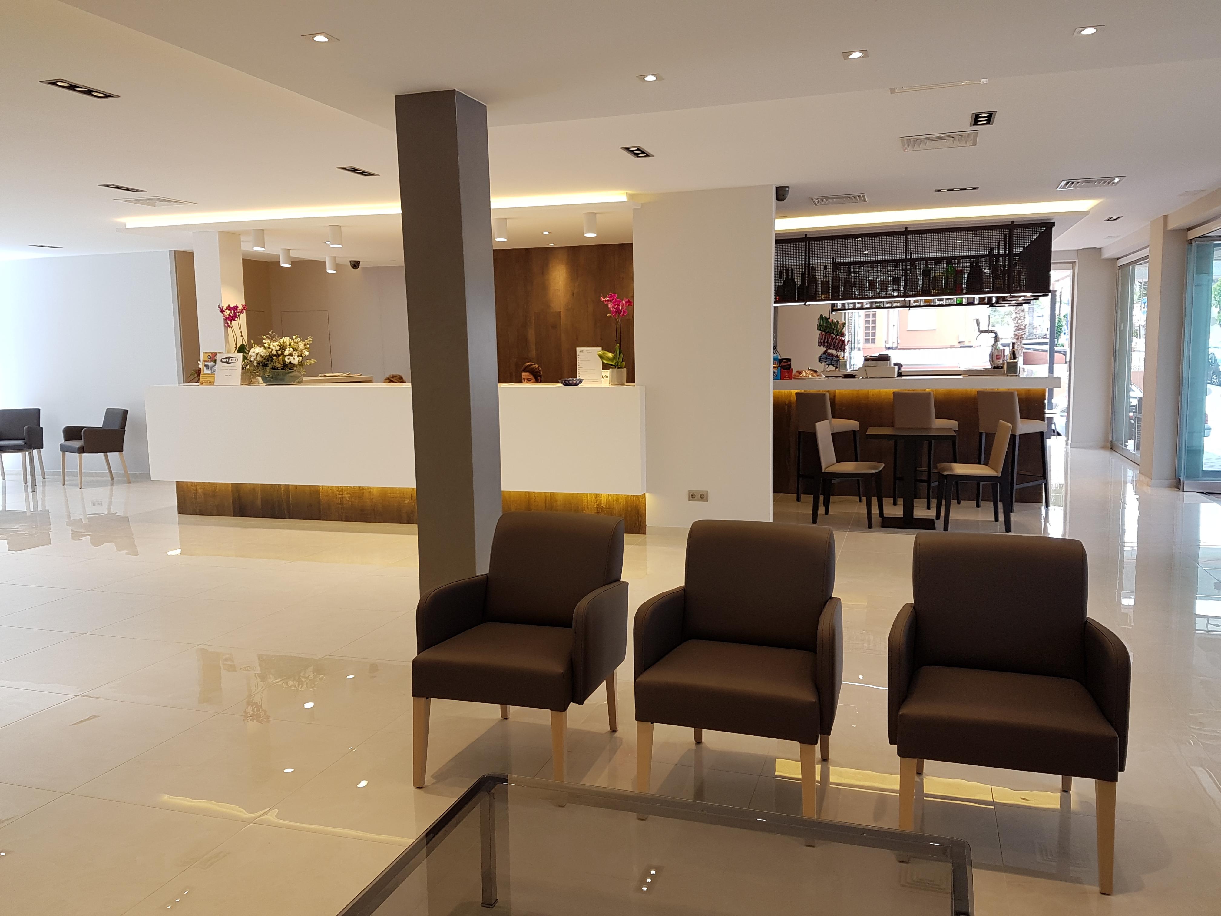 Hotel Perla Бенидорм Екстериор снимка