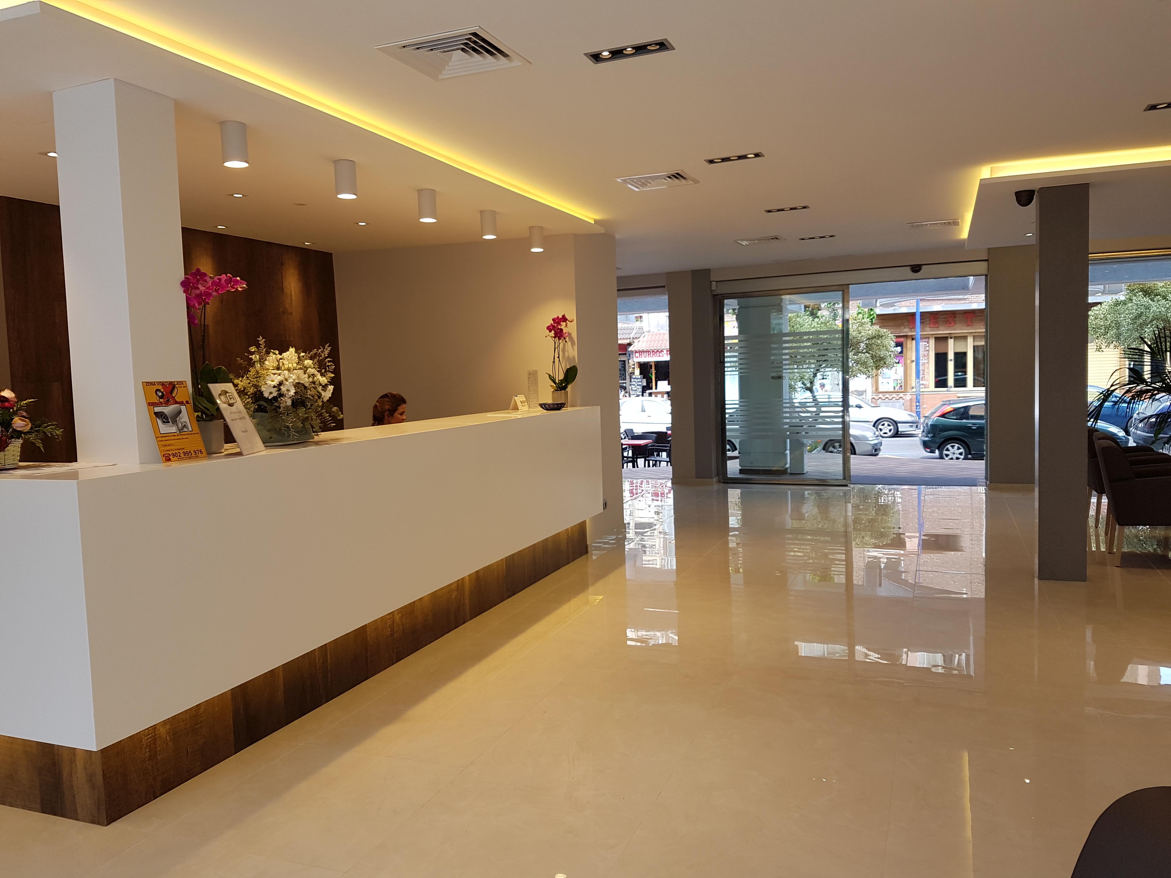 Hotel Perla Бенидорм Екстериор снимка