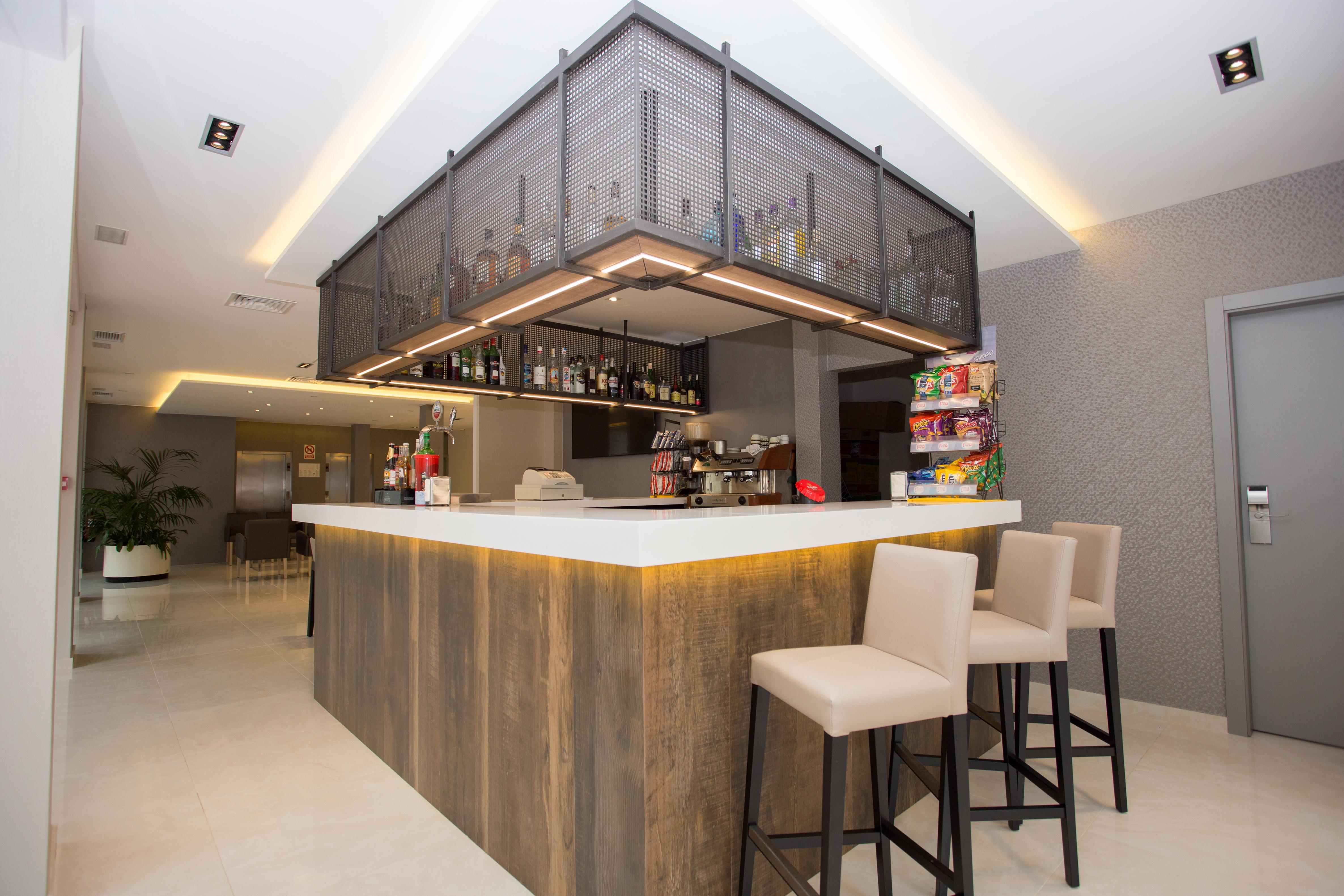 Hotel Perla Бенидорм Екстериор снимка