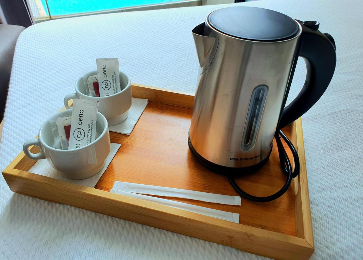 Hotel Perla Бенидорм Екстериор снимка