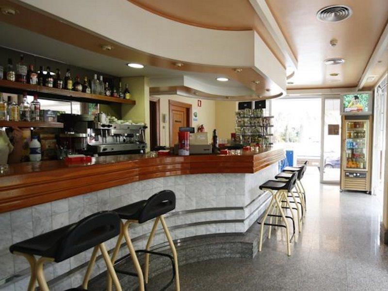 Hotel Perla Бенидорм Екстериор снимка