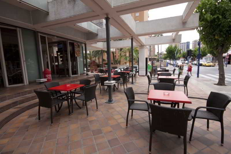 Hotel Perla Бенидорм Екстериор снимка