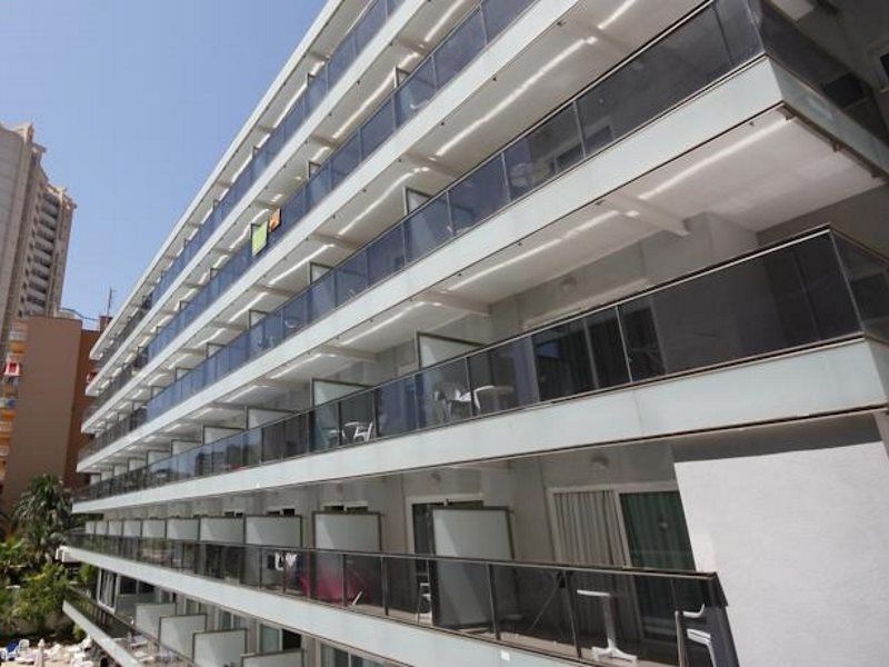 Hotel Perla Бенидорм Екстериор снимка