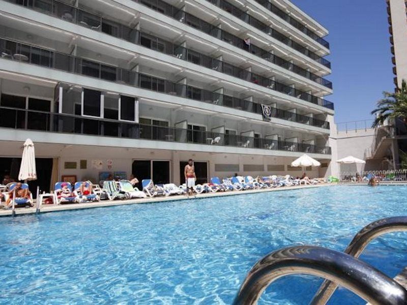 Hotel Perla Бенидорм Екстериор снимка