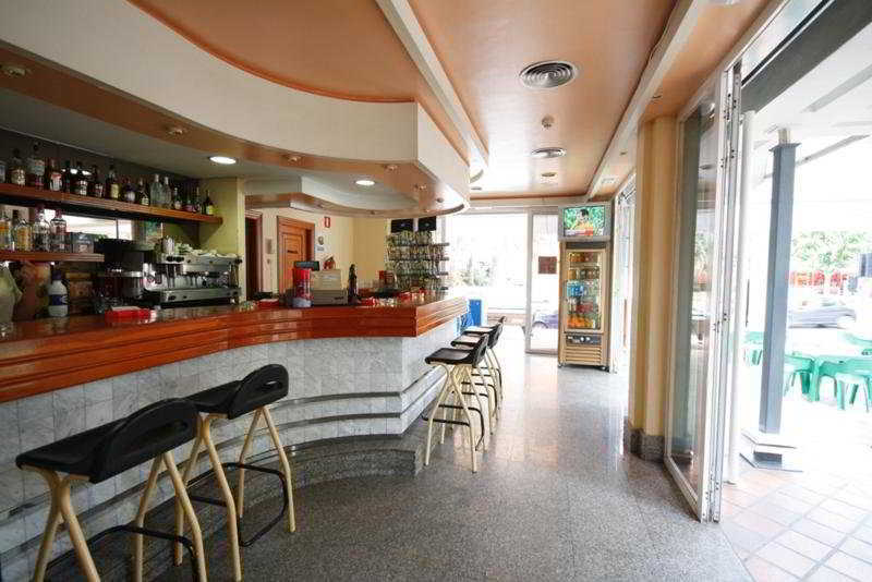 Hotel Perla Бенидорм Екстериор снимка
